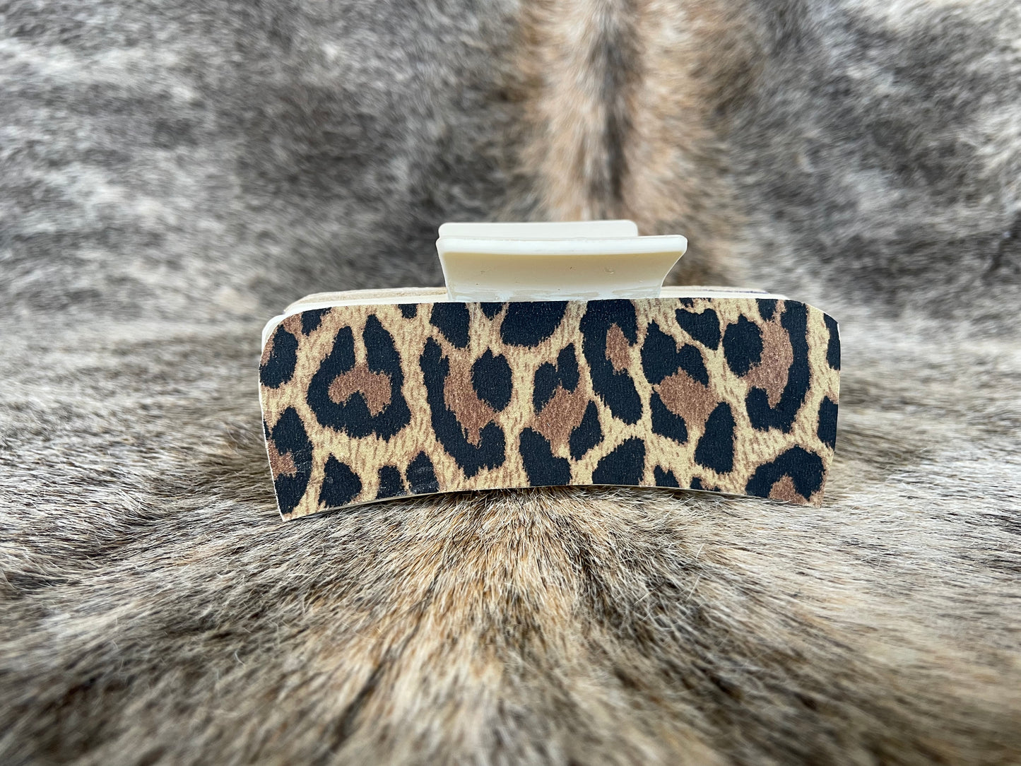 4” Ivory Hair Clip with Leopard Leather
